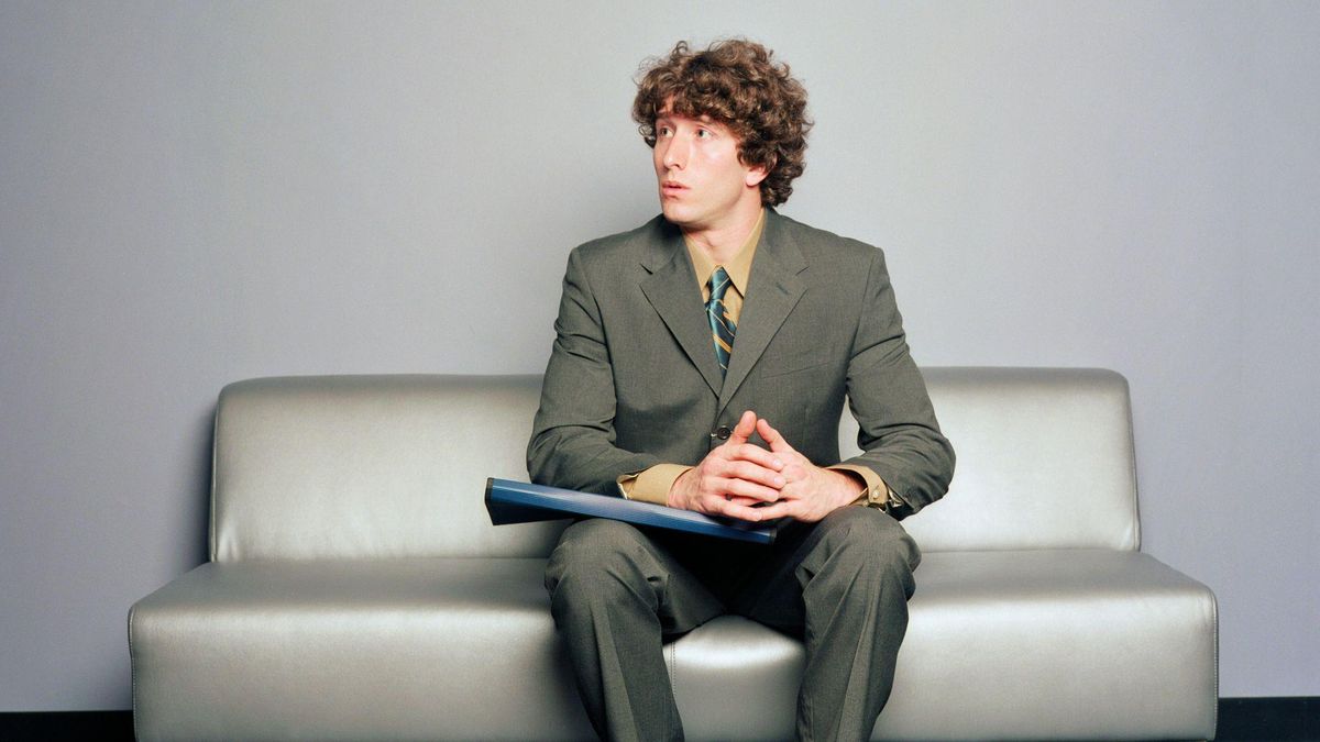 Por qué es tan difícil para los jóvenes encontrar trabajo (y qué habilidades necesitan para tener éxito según un experto de LinkedIn)