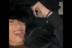 La joven se jactó en un video de eludir los controles policiales dentro del baúl de un taxi