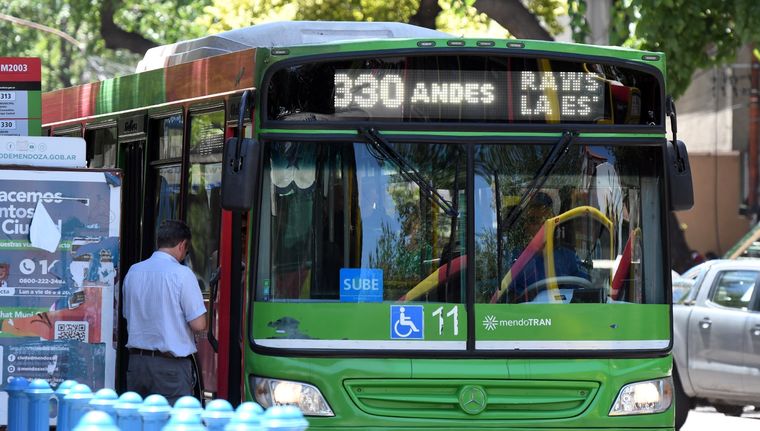 Durante la Navidad los colectivos harán sus recorridos hasta las 21.30hs. el día miércoles 24, mientras que el jueves 25, los recorridos serán como día feriado. Durante la Navidad los colectivos harán sus recorridos hasta las 21.30hs. el día miércoles 24, mientras que el jueves 25, los recorridos serán como día feriado.