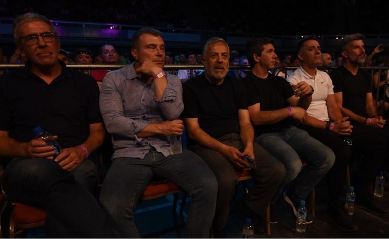 Cornejo y varios intendentes pasaron un mal momento. Foto: MDZ