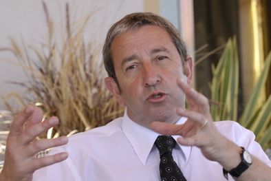 MDZol | Cobos habló con la prensa internacional. Foto: Marcelo Ruiz / MDZ