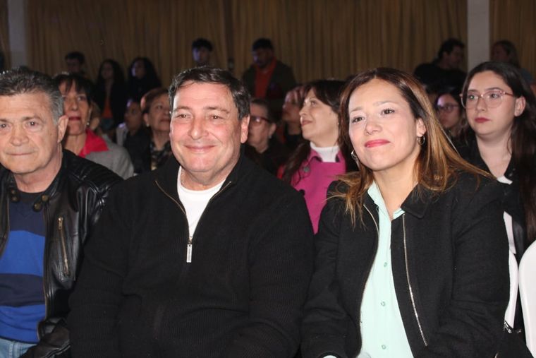 Omar Parisi y Adriana Cano Foto: Twitter Adriana Cano