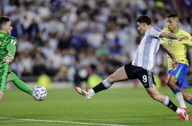 El brasileño que estuvo el 25 de marzo en el histórico 4-1 de la Selección argetnina en el Monumental, sorprendió con su descripción de la Scaloneta.