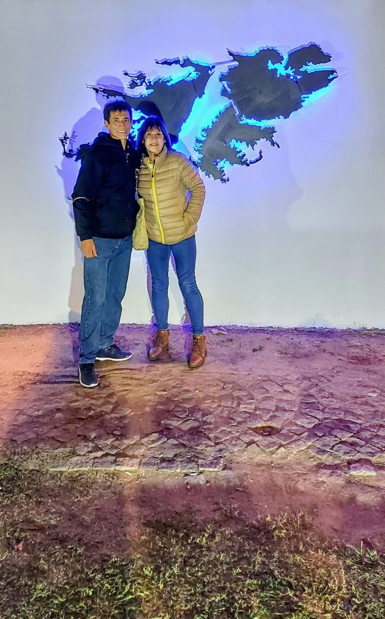 El excombatiente Pedro Cáceres junto a su esposa. El excombatiente Pedro Cáceres junto a su esposa.