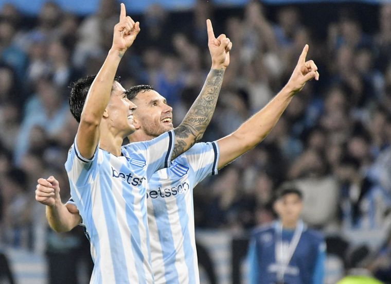 Noche de maravilla. Con un doblete de Adrián Maravilla Martínez y otro de Maluma Solari, Racing se florea ante los chilenos. Foto: FotoBaires