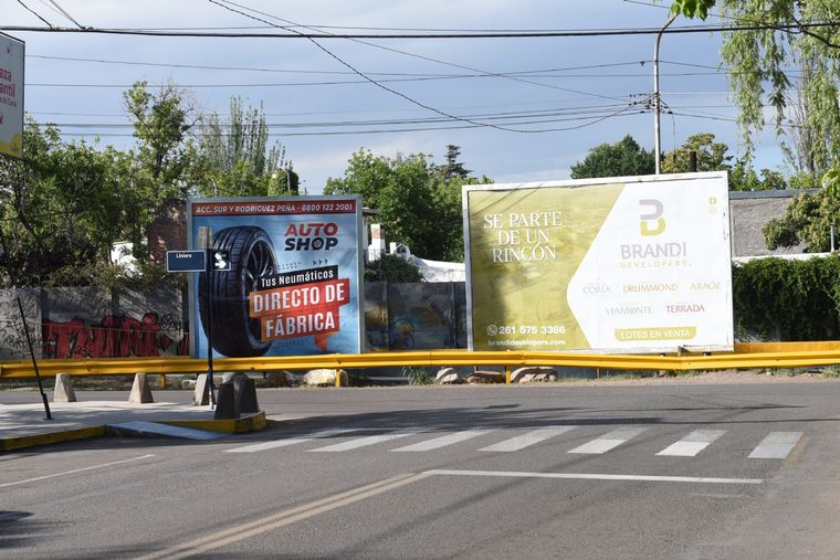 Algunos de los carteles irregulares Foto: MDZ