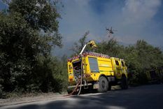 El incendio forestal que afecta al Parque Nacional Los Alerces atraviesa horas decisivas.