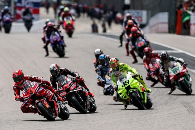 El Gálvez se reconstruye para vivir el regreso del MotoGP a la Ciudad de Buenos Aires. El Gálvez se reconstruye para vivir el regreso del MotoGP a la Ciudad de Buenos Aires.