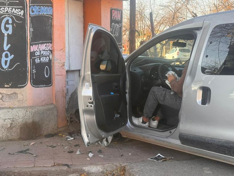 El accidente se registró en Arenales y Silvano Rodríguez El accidente se registró en Arenales y Silvano Rodríguez