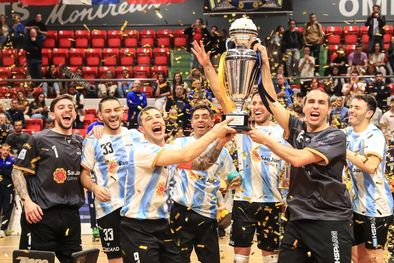 MDZol | Grimalt, con la Copa de las Naciones Foto: Comité Nacional Hockey Patín