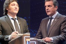 Massa y Milei anoche durante el último debate elctoral. Foto: CNE