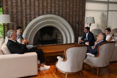 Gene McBurney, presidente de ECM Capital Advisors, junto al gobernador Alfredo Cornejo.