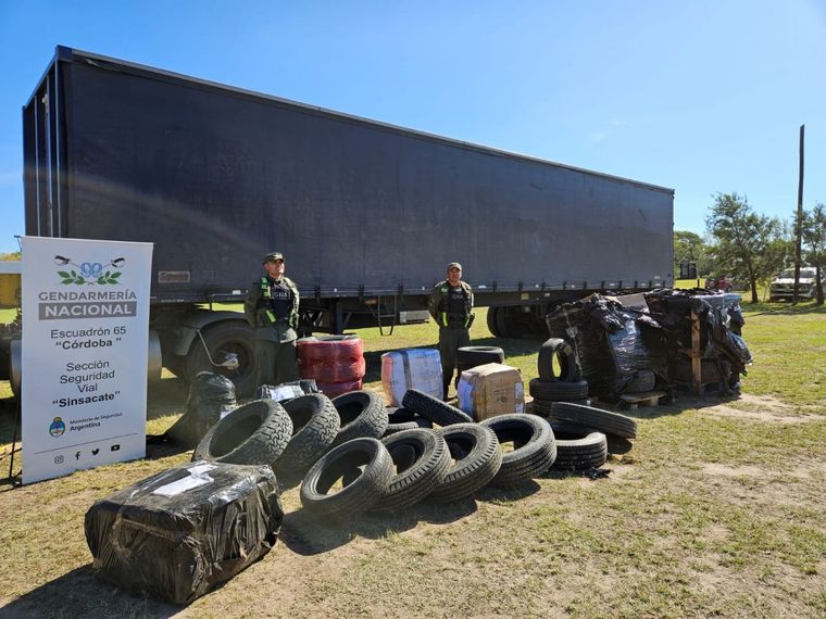 Parte de la mercadería secuestrada