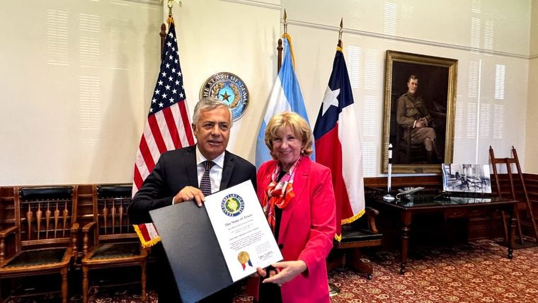Alfredo Cornejo con la secretaria de Estado de Texas, Jane Nelson Foto: Prensa Gobierno de Mendoza