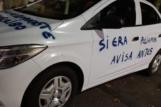 Uno de los autos escritos con aerosol que apareció en Palermo