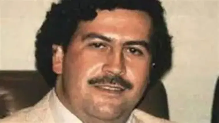 En 1993 murió Pablo Escobar en Medellín. En 1993 murió Pablo Escobar en Medellín.
