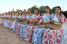 Votá por tu favorita para la corona departamental.