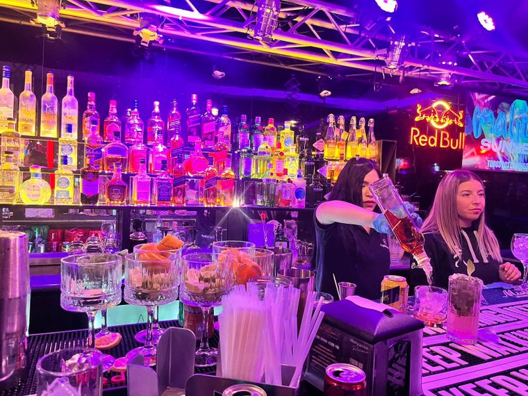 El sector gastronómico es uno de los más elegidos por argentinos que buscan empleo en Chile Foto: MDZ