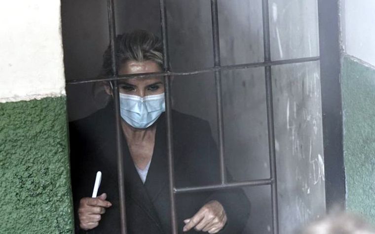 Áñez, en la cárcel. Foto: Aristegui.