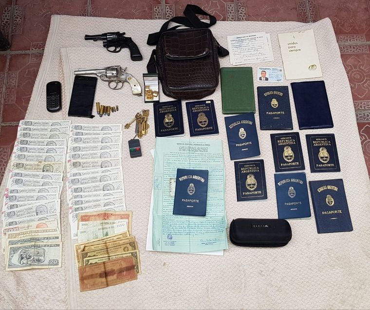 Todo lo incautado en el allanamiento. Foto: Ministerio de Seguridad