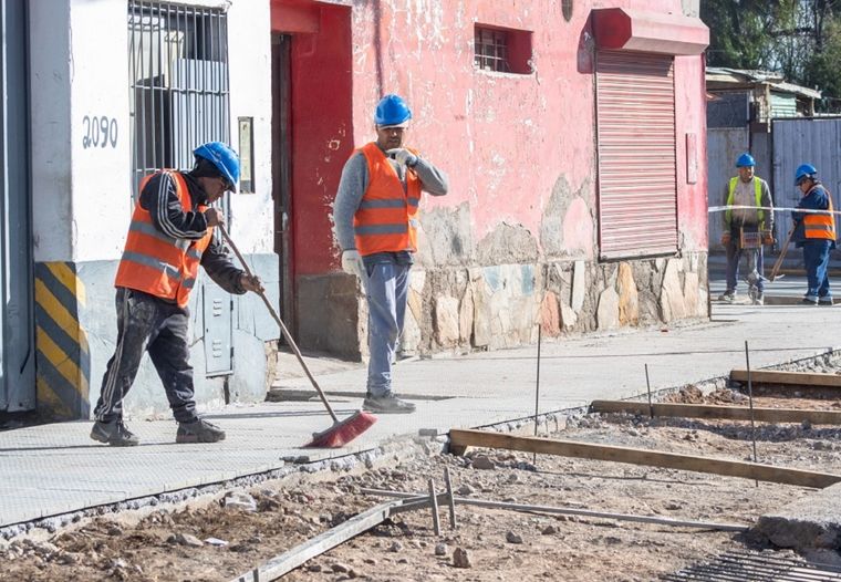 Obras en calle Juncal, en Godoy Cruz Obras en calle Juncal, en Godoy Cruz