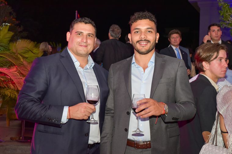 Guillermo Castellino y Emiliano Tejada, secretario general de Uthgra Mendoza. Guillermo Castellino y Emiliano Tejada, secretario general de Uthgra Mendoza.