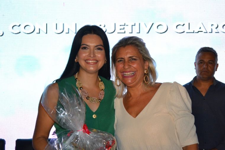 La intedenta de Santa Rosa, Flor Detéfanis, y la presidenta del HCD, Débora Quiroga. Foto: Facebook Débora Quiroga