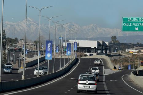 Es sorprende el cambio que ha sufrido el paisaje del lugar . Es sorprende el cambio que ha sufrido el paisaje del lugar .