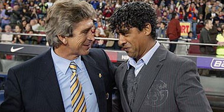 Parece que ésta foto muestra al actual y al posible futuro entrenador del Barça.