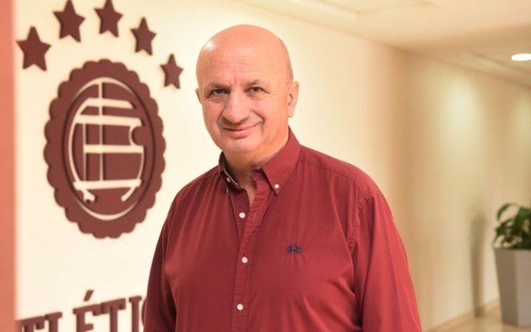 El palazo del presidente de Lanús a Juan Sebastián Verón tras la polémica por el título de Central. Foto: Archivo