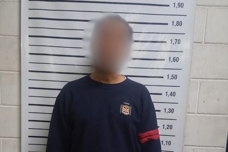 El sospechoso fue detenido tras protagonizar una pelea con el chofer de la unidad, a quien le reclamaba el reintegro del pasaje.