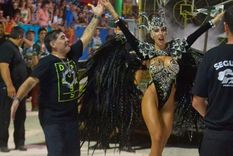 las selfies intimas de la bailarina que encendio a maradona