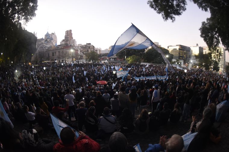 El banderazo a Cristina Fernández de Kirchner. FOTO: Juan Mateo Aberastain | MDZ 