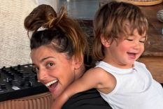 Calu Rivero junto a su primer hijo, Tao.