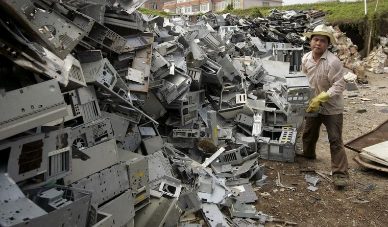 Los desechos electrónicos son muy difíciles de tratar. Foto: Efe.