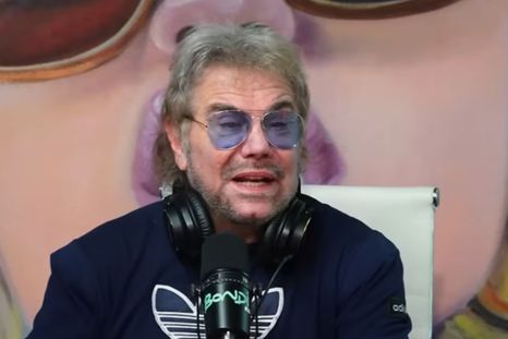 Beto Casella en el medio de la tormenta. Beto Casella en el medio de la tormenta.