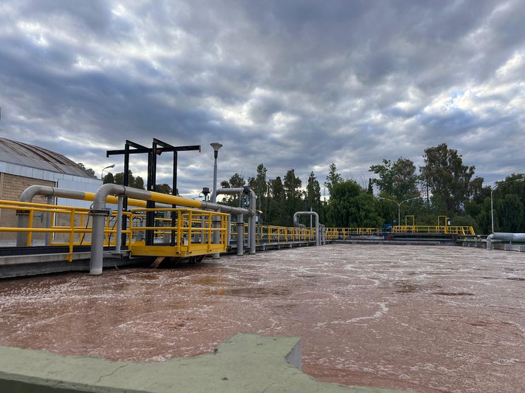 La planta de tratamiento de agua de Quilmes permitirá volcar el agua en el canal Pescara sin materia orgánica.&nbsp;