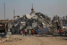 Al menos nueve personas —incluidos dos niños y cuatro mujeres— murieron tras una serie de bombardeos israelíes en el norte y el sur de la Franja de Gaza.&nbsp;