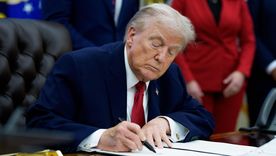 Trump firmó una orden ejecutiva que le permitiría imponer aranceles a los países que envíen petróleo a Cuba.