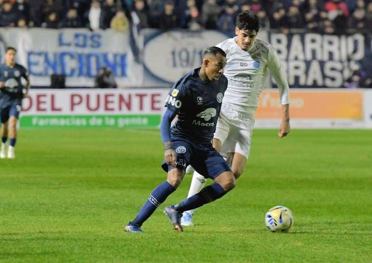 Alfredo Berti reveló el nuevo rol de Sebastián Villa en Independiente Rivadavia antes del duelo con Boca.