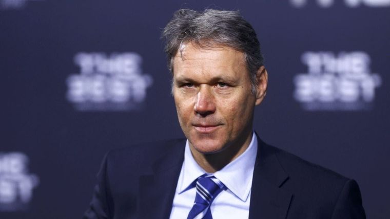 Marco Van Basten no incluyó a Messi entre los 3 mejores de la historia. Marco Van Basten no incluyó a Messi entre los 3 mejores de la historia.