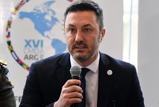 El ministro de Defensa, Luis Petri, anunció que el comunicado que se refería a las Islas Malvinas como Falklands provino de su cartera. Foto: ALF PONCE MERCADO / MDZ