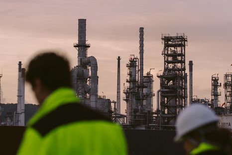 El precio del petróleo y el gas natural son la caja de resonancia del conflicto geopolítico en Medio Oriente y se traduce en valores más elevados de los energéticos desde fines de febrero. El precio del petróleo y el gas natural son la caja de resonancia del conflicto geopolítico en Medio Oriente y se traduce en valores más elevados de los energéticos desde fines de febrero.