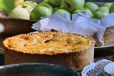 Esta receta de torta de manzana invertida es espectacular y no falla. Para hacerla toda en el microondas. Foto: Libro Puro Dolce