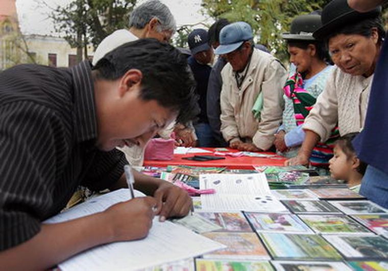 En próximos comicios, los emigrantes podrán votar. Foto: EFE