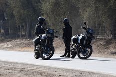 Un efectivo de la UMAR terminó atropellado. Foto: ALF PONCE MERCADO / MDZ