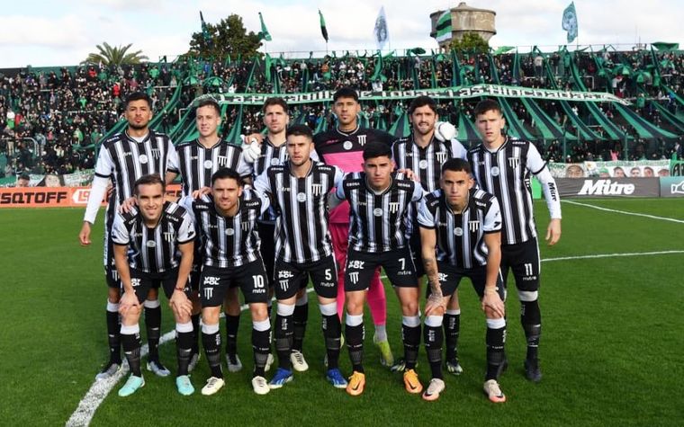 Gimnasia rescató un punto en su visita a Chicago y ahora se juega todo el próximo domingo frente al puntero. Gimnasia rescató un punto en su visita a Chicago y ahora se juega todo el próximo domingo frente al puntero.