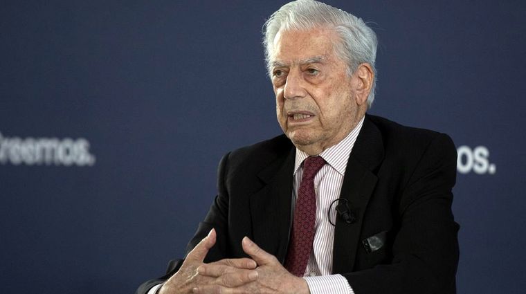 Vargas Llosa apoya al Partido Popular, en España. Foto: LaVozdeGalicia.