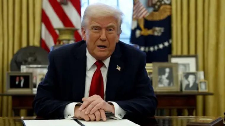 Trump animó a los fabricantes de automóviles a volver a hacerlos en EE.UU. Foto: BBC