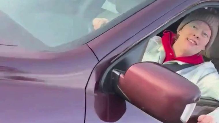 Difunden un nuevo video del momento en el que un oficial de ICE mató a una mujer en Minneapolis